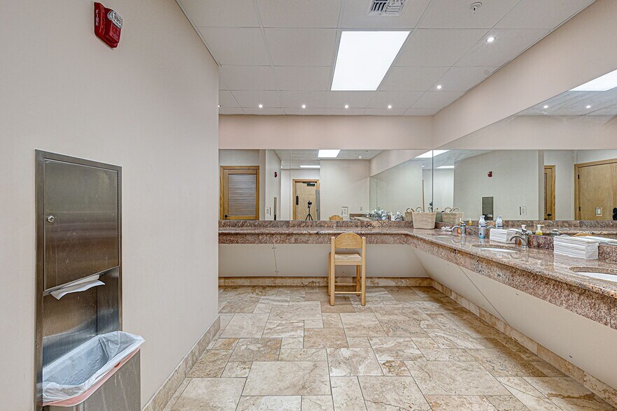 More Photos Of 1100 Brookstone Centre Pky, Columbus Office Residential For Sale