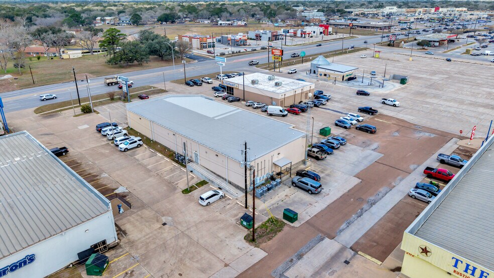 More Photos Of 8206 N Navarro St, Victoria Freestanding For Sale