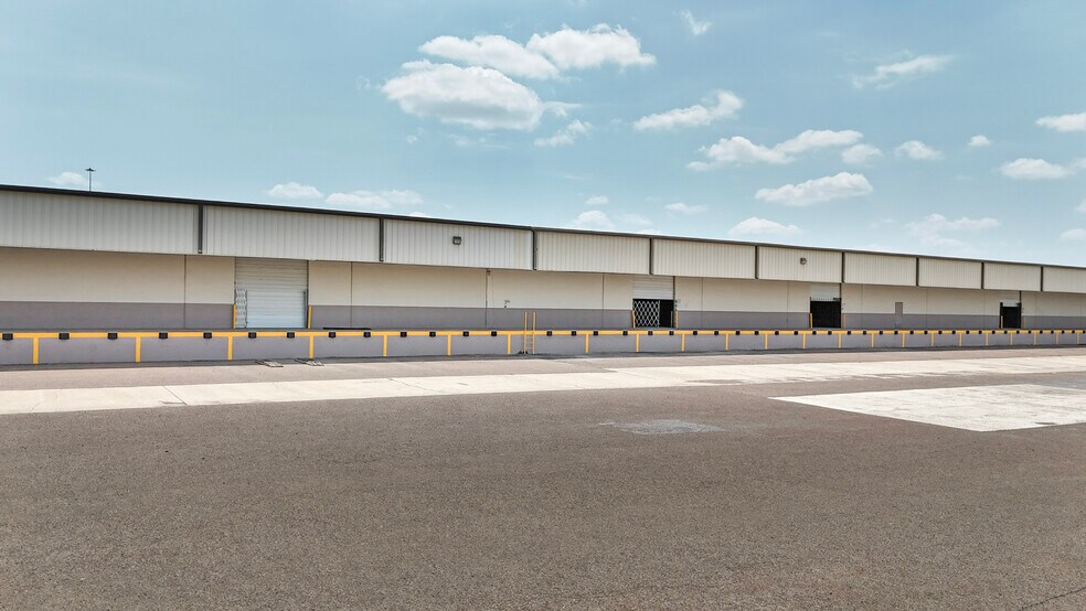 More Photos Of 8407 San Lorenzo Dr, Laredo Industrial For Lease