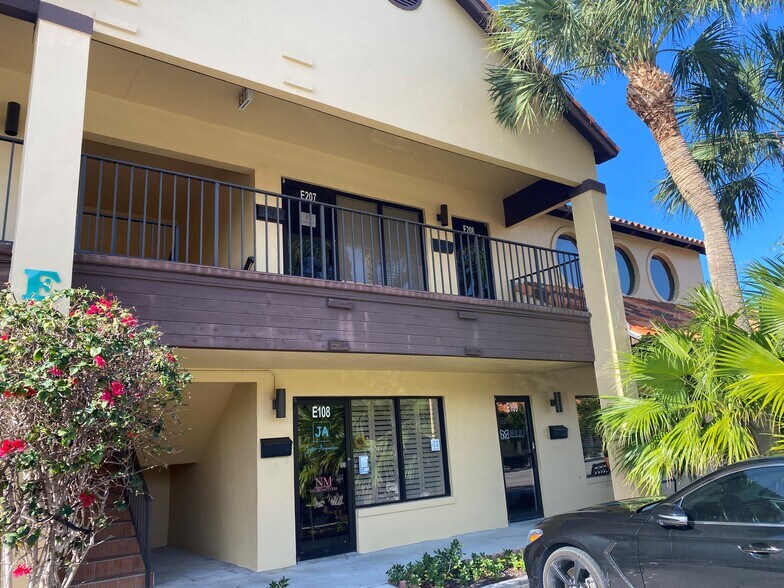 More Photos Of 725 N A1A, Jupiter Medical For Sale