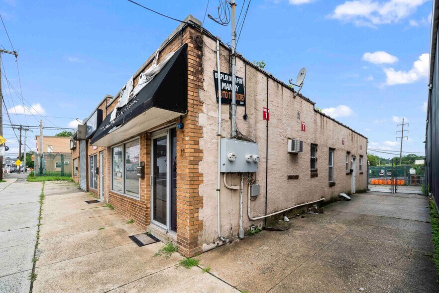 More Photos Of 507 Eagle Ave, West Hempstead Freestanding For Sale