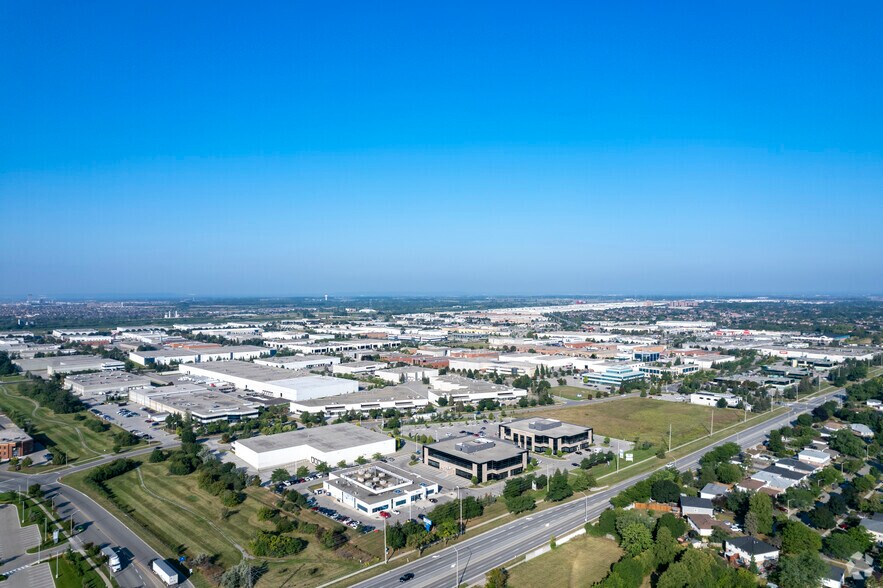 More Photos Of 2295 Bristol Cir, Oakville Office For Lease