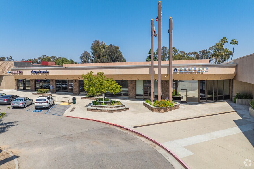 More Photos Of 2811-2819 Cochran St, Simi Valley Storefront For Lease