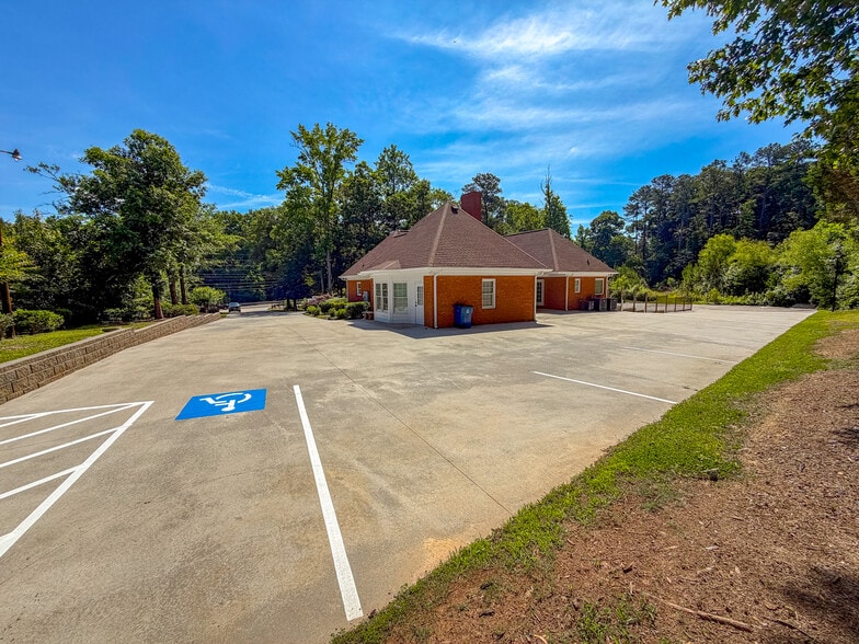More Photos Of 2100 Gravel Springs Rd, Buford Medical For Sale