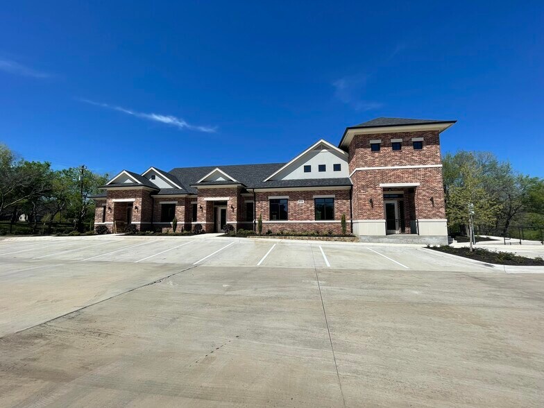 Primary Photo Of 124 River Oaks Dr, Southlake Medical For Lease