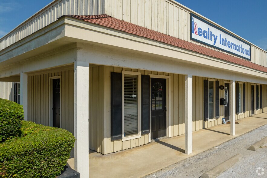 More Photos Of 4408 Colleyville Blvd, Colleyville Freestanding For Lease