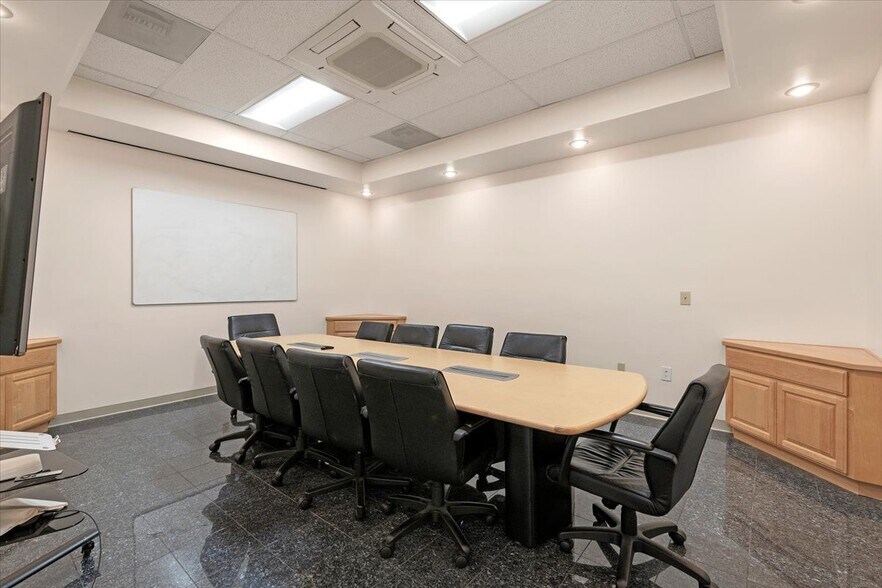 More Photos Of 1290 Reamwood Ave, Sunnyvale Research And Development For Lease