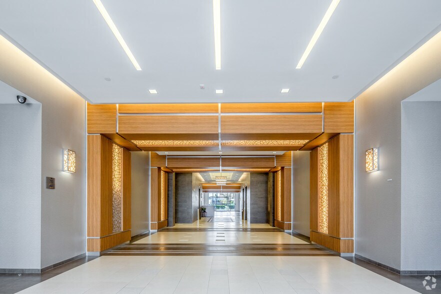 More Photos Of 7055 S Kirkman Rd, Orlando Office For Lease