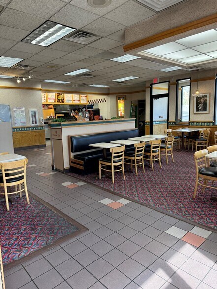 More Photos Of 195 S Columbine Ct, Parachute Fast Food For Sale