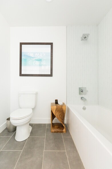 More Photos Of 14827 W Victory Blvd, Van Nuys Apartments For Sale