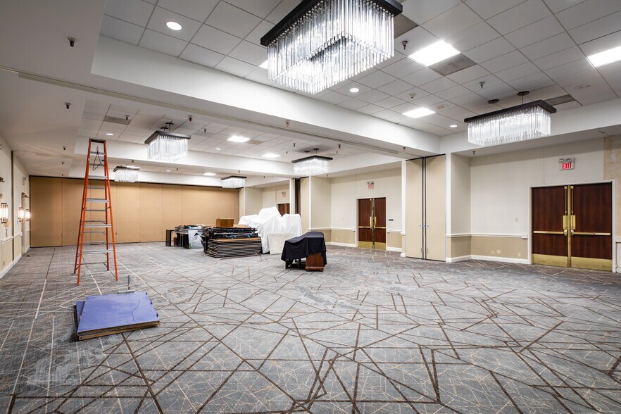 More Photos Of 6780 Southwest Fwy, Houston Multifamily For Sale