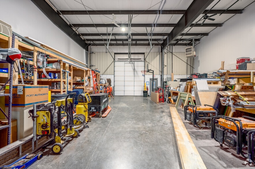 More Photos Of 9150 Harrison Park Ct, Indianapolis Light Distribution For Lease