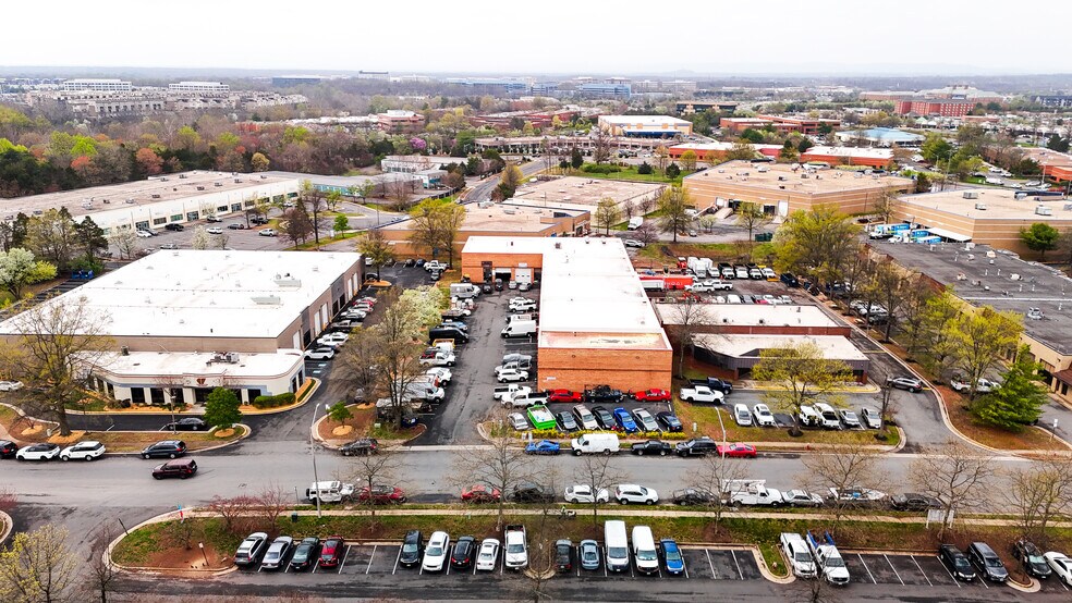 More Photos Of 4394 Henninger Ct, Chantilly Warehouse For Sale