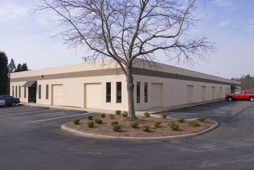 More Photos Of 6600 E W T Harris Blvd, Charlotte Office For Lease