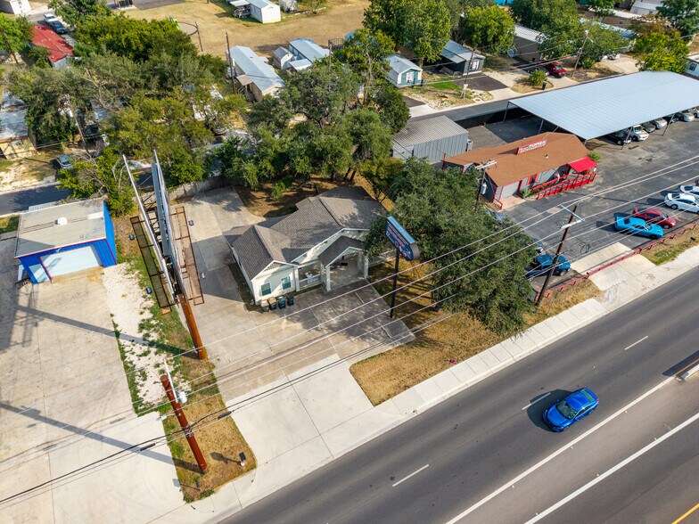 More Photos Of 1712 N Interstate 35, San Marcos Office For Sale