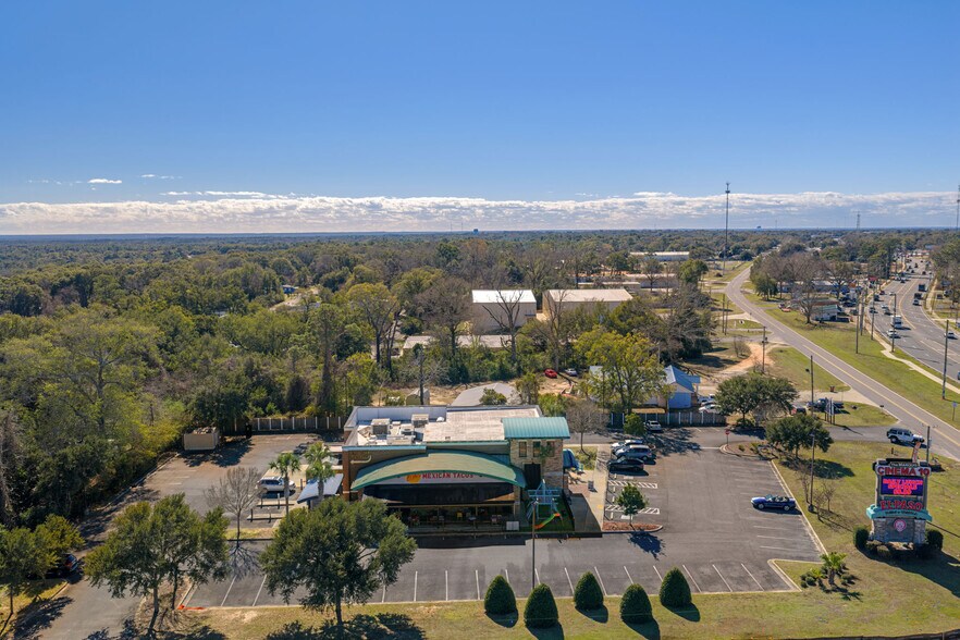 More Photos Of 1025 Industrial Dr, Crestview General Retail For Sale