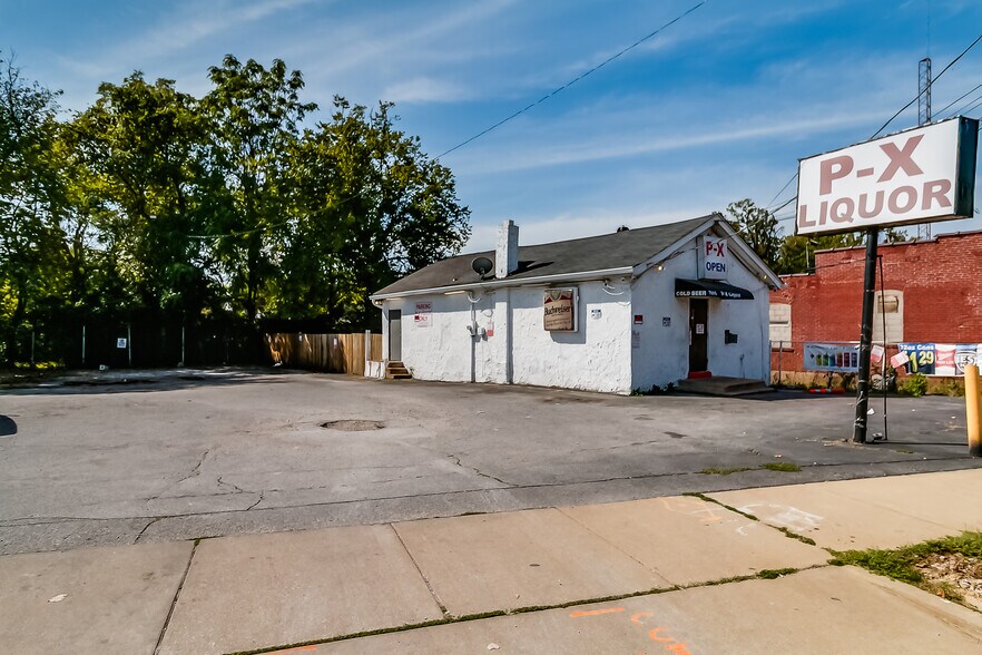 More Photos Of 7016 Page Ave, Saint Louis General Retail For Sale