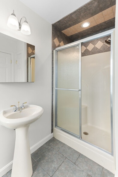 More Photos Of 280 Washington St, North Easton Flex For Sale