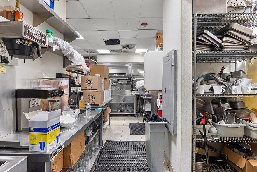 More Photos Of 401 W Atlantic Ave, Delray Beach Storefront Retail Office For Sale