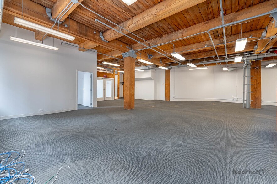 More Photos Of 921 W Van Buren St, Chicago Office Residential For Sale