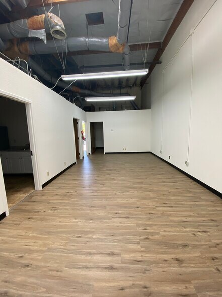 More Photos Of 970 Terra Bella Ave, Mountain View Research And Development For Lease