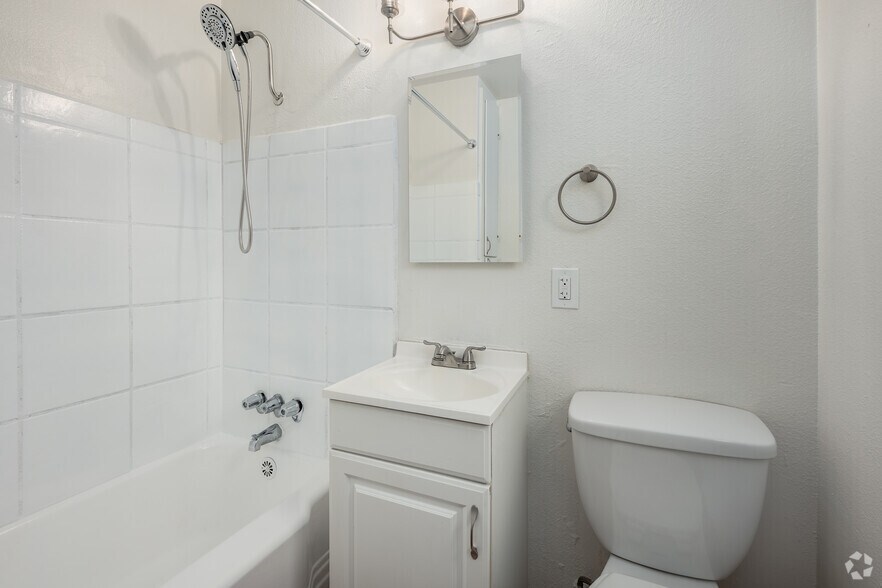 More Photos Of 3130-3132 3rd Ave, Sacramento Apartments For Sale