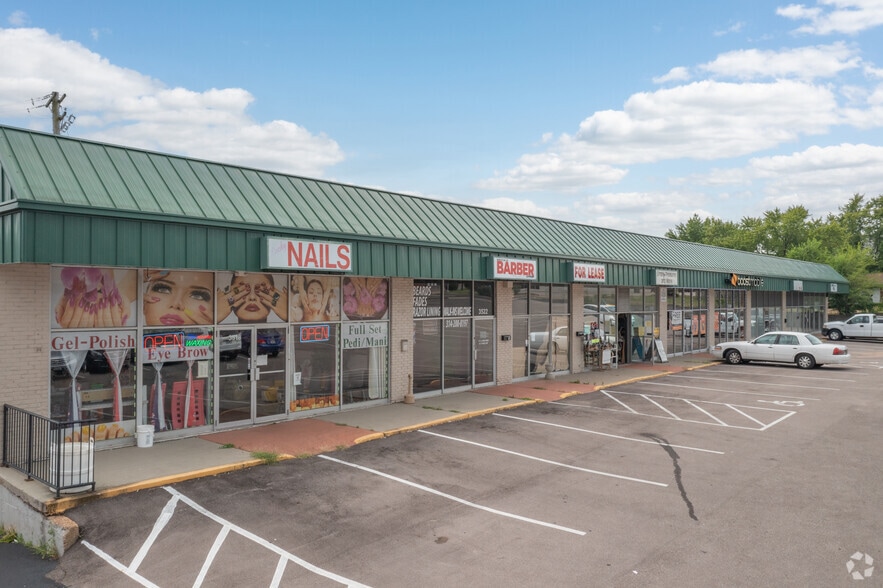 More Photos Of 3500-3542 Lemay Ferry Rd, Saint Louis General Retail For Sale