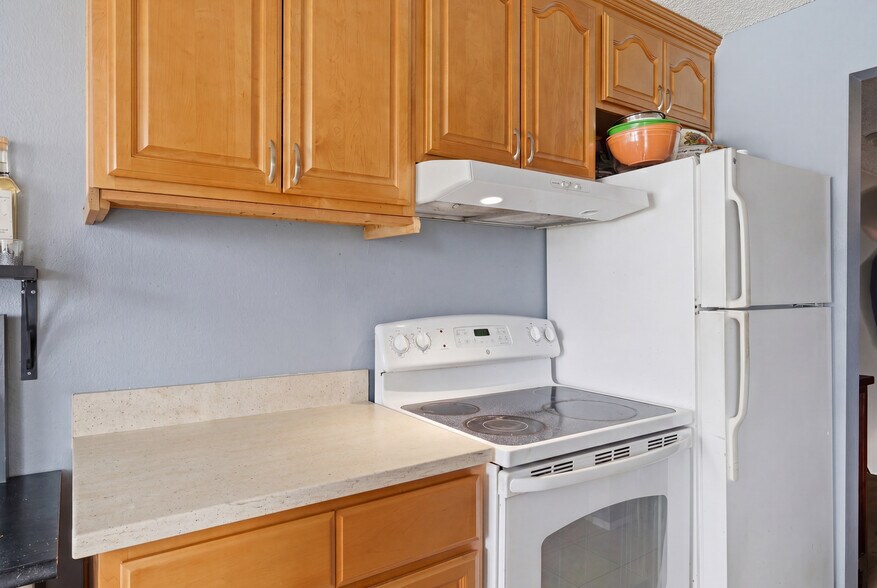 More Photos Of 5816 14th Ave NW, Seattle Apartments For Sale