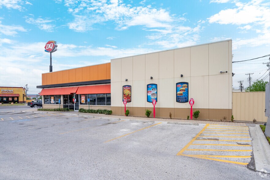 More Photos Of 1179 E Main St, Alice Fast Food For Sale