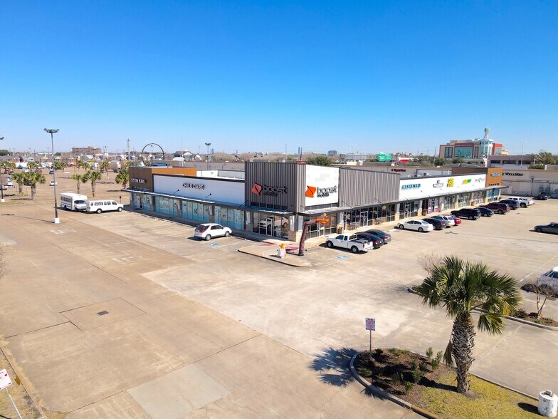 More Photos Of 9404 W Sam Houston Pky S, Houston Storefront Retail Office For Sale