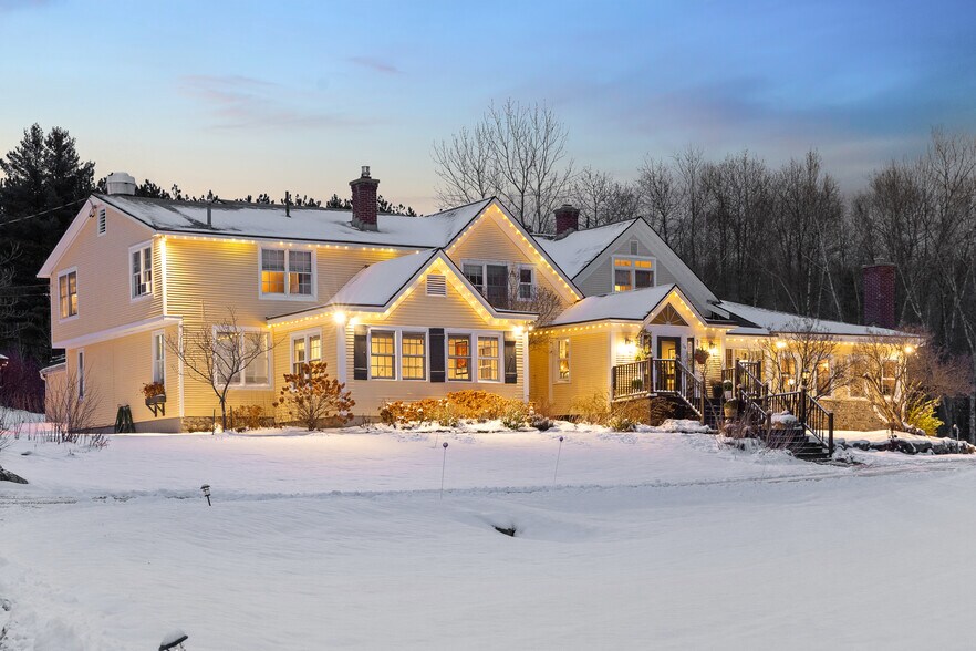 More Photos Of 54 Red Clover Ln, Mendon Hotel For Sale