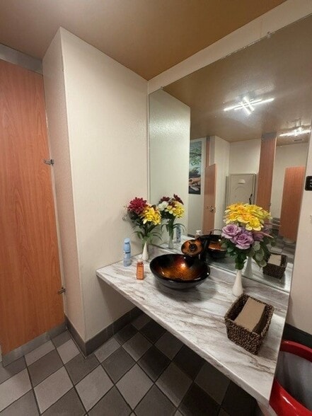 More Photos Of 13312 Lincoln Way, Auburn Fast Food For Sale