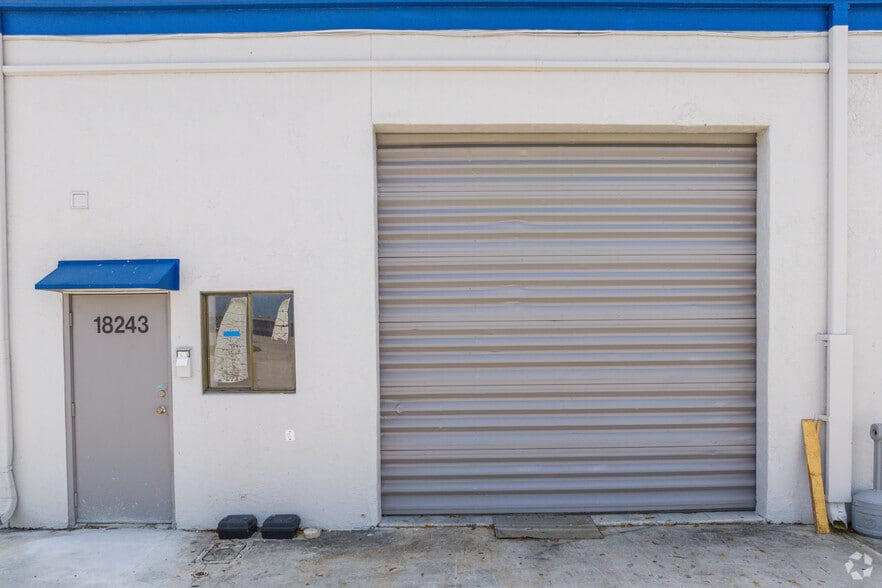 More Photos Of 18227-18243 NE 4th Ct, Miami Unknown For Lease