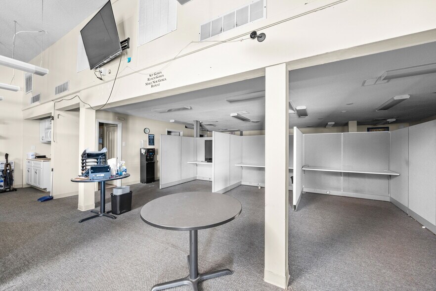 More Photos Of 8600 Daniel Dunkin Commercial Blvd, Pevely General Retail For Sale