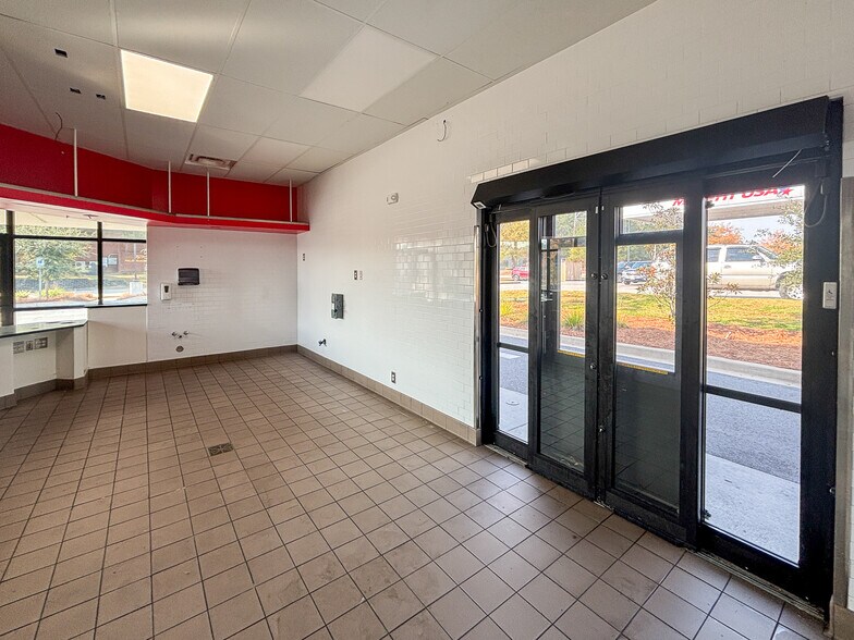 More Photos Of 413 Drive in Ln, Moncks Corner Storefront Retail Office For Lease
