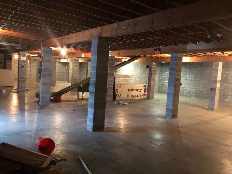 More Photos Of 1023 W Washington St, Hagerstown Warehouse For Lease