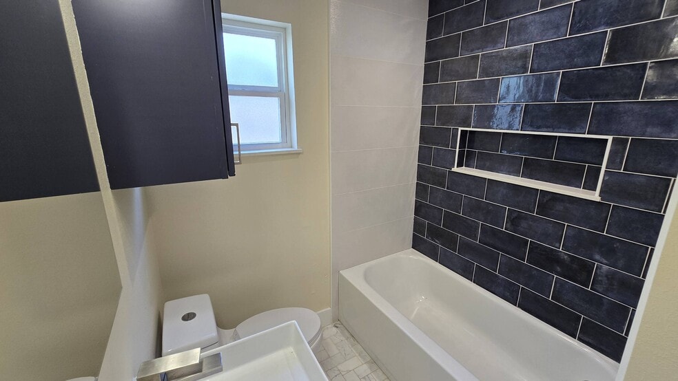 More Photos Of 3733 Seabrook St, Houston Apartments For Sale
