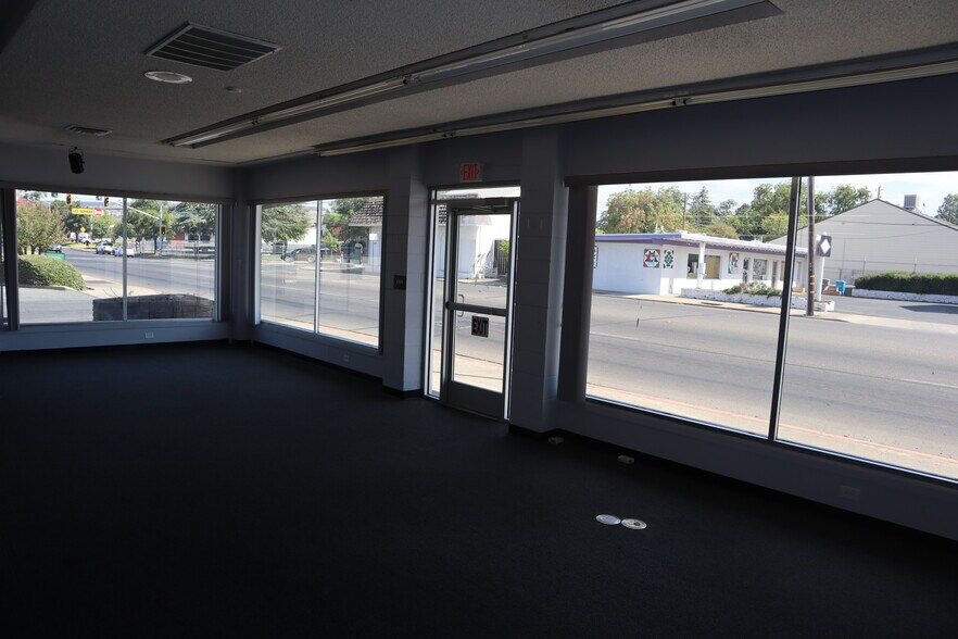 More Photos Of 2358-2368 Lincoln St, Oroville Office For Lease