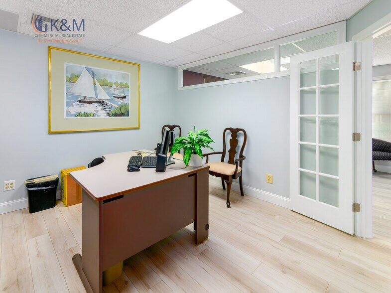 More Photos Of 9693-9697 Main St, Fairfax Medical For Sale