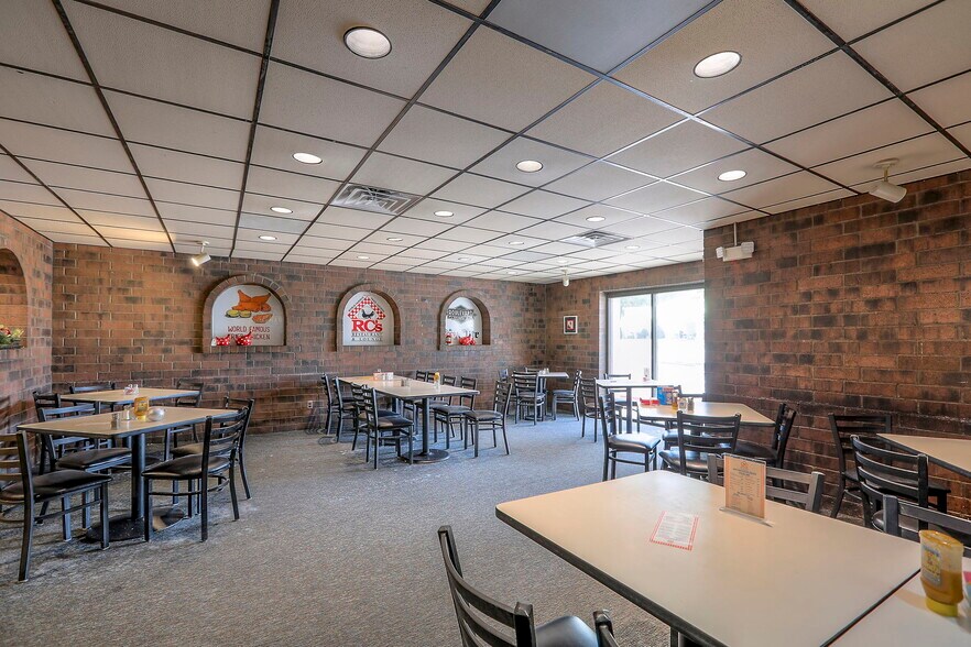 More Photos Of 330 E 135th St, Kansas City Restaurant For Sale