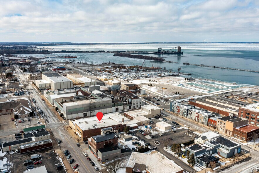 More Photos Of 419 W Market St, Sandusky Light Distribution For Sale