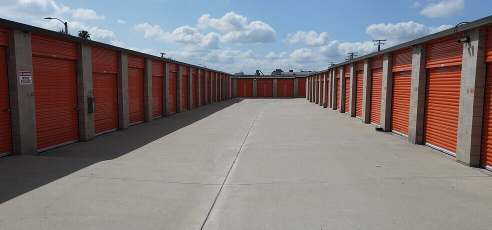 More Photos Of 333 Hershey St, Pomona Self Storage For Sale