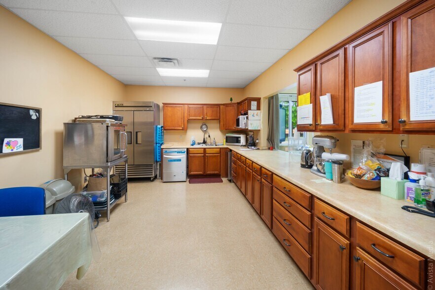 More Photos Of 140 SE Parkway Ct, Franklin Medical For Lease