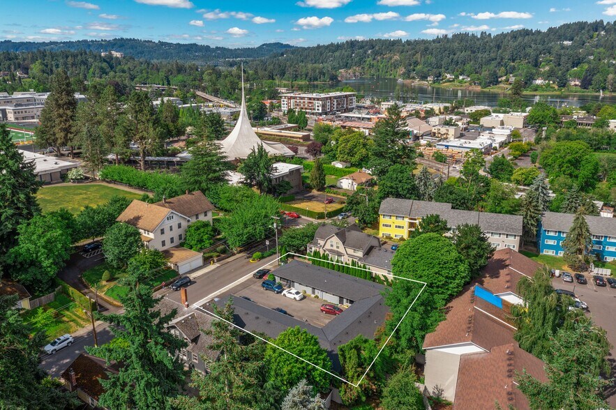 More Photos Of 2507-2525 SE Monroe St, Portland Apartments For Sale
