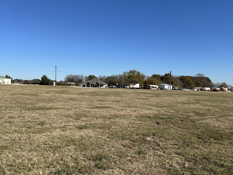 More Photos Of 305 US 377 hwy, Whitesboro Land For Lease