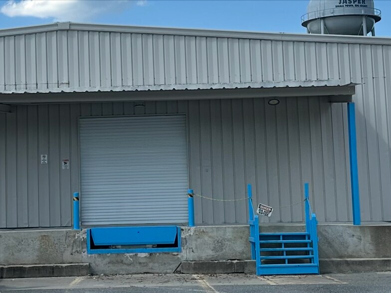 More Photos Of 1141 US Highway 41 NW, Jasper Distribution For Lease