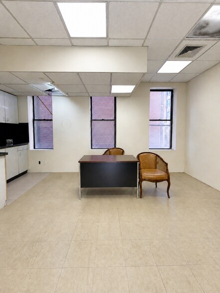 More Photos Of 437 Park Ave S, New York Storefront Retail Residential For Lease