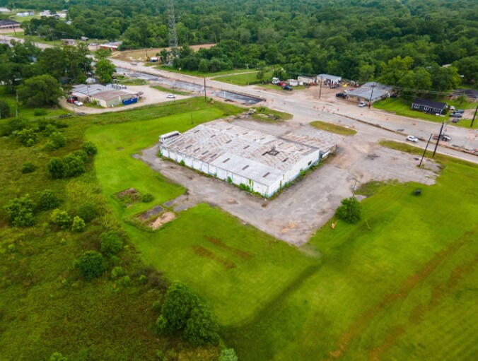 More Photos Of 213 S Columbia Dr, West Columbia Industrial For Sale