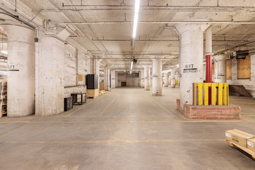 More Photos Of 1111 W 35th St, Chicago Flex For Lease