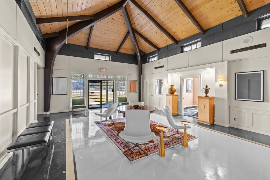 More Photos Of 325 Candler Rd, Atlanta Coworking Space